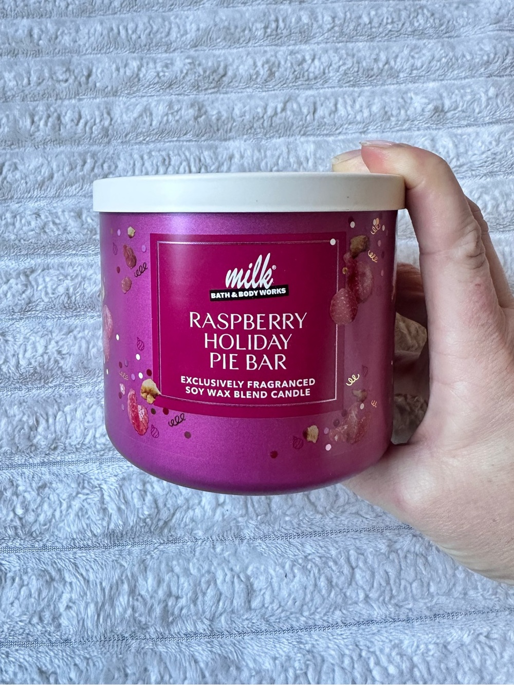 New MILK BAR X BATH & BODY WORKS Raspberry Holiday Pie Bar 3 Wick Holiday Candle